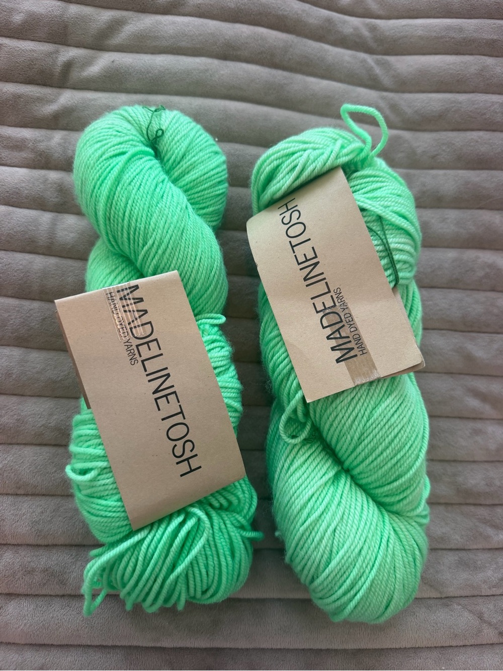 Madeline Tosh high end Yarn - Neon Mint
